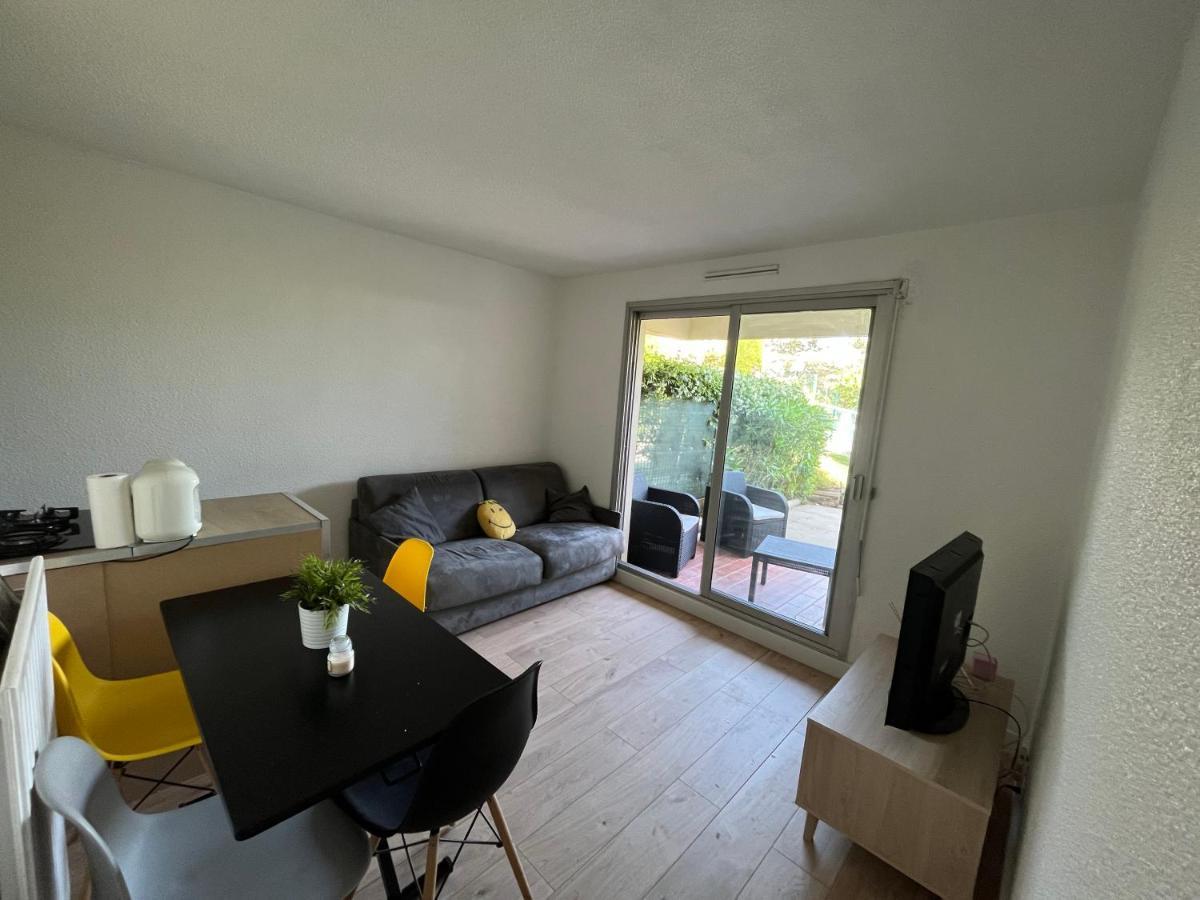 Appartement 2 Pieces En Rez De Jardin Avec Parking Et Piscine Villeneuve-Loubet Zewnętrze zdjęcie